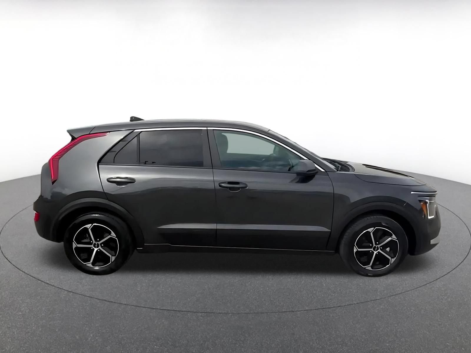 Used 2026 Kia Niro LX FWD image 16