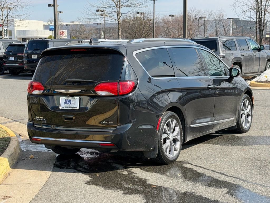 Used 2020 Chrysler Pacifica Limited image 7