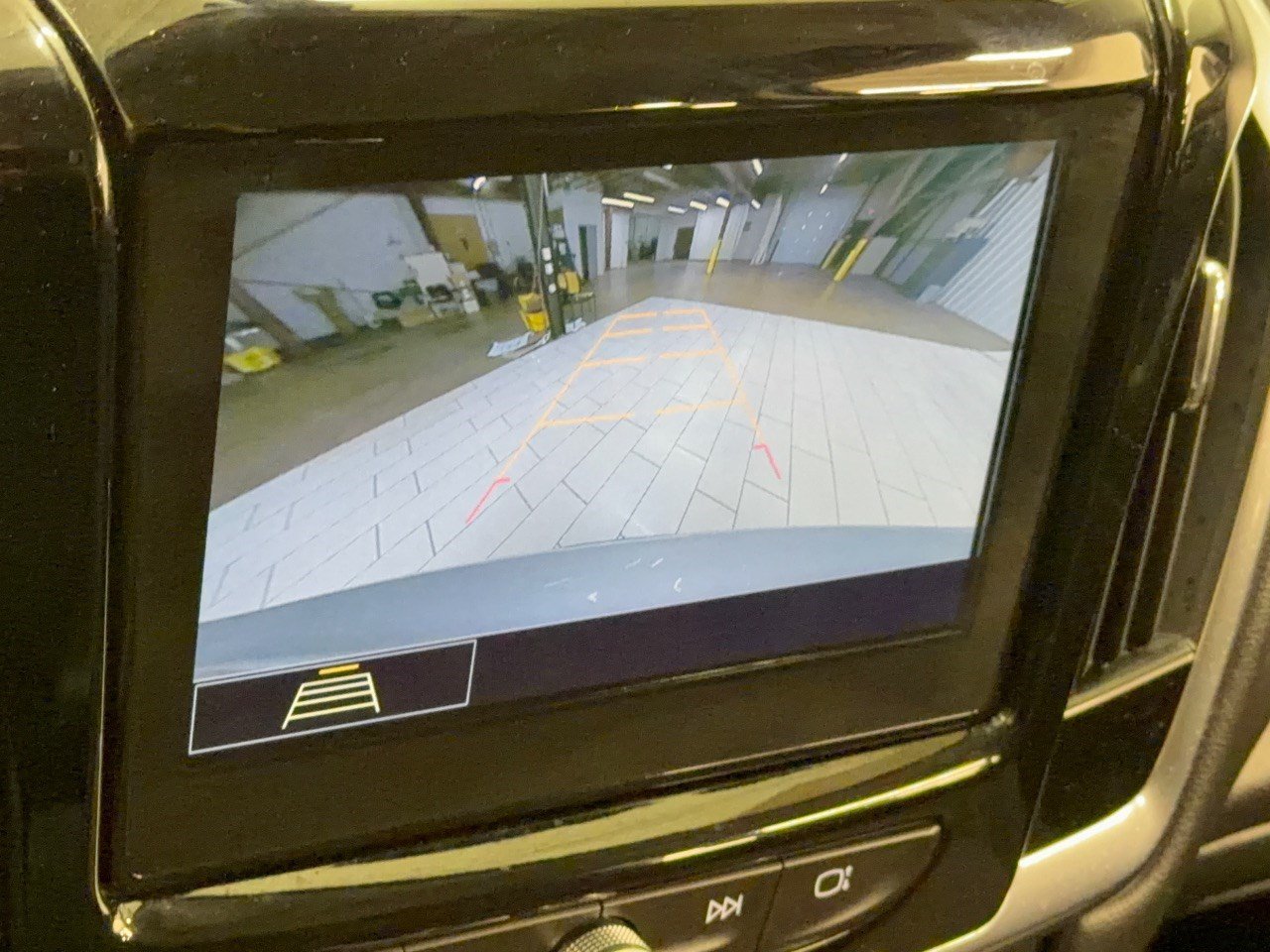 Used 2021 Chevrolet Traverse LT AWD/4WD image 24