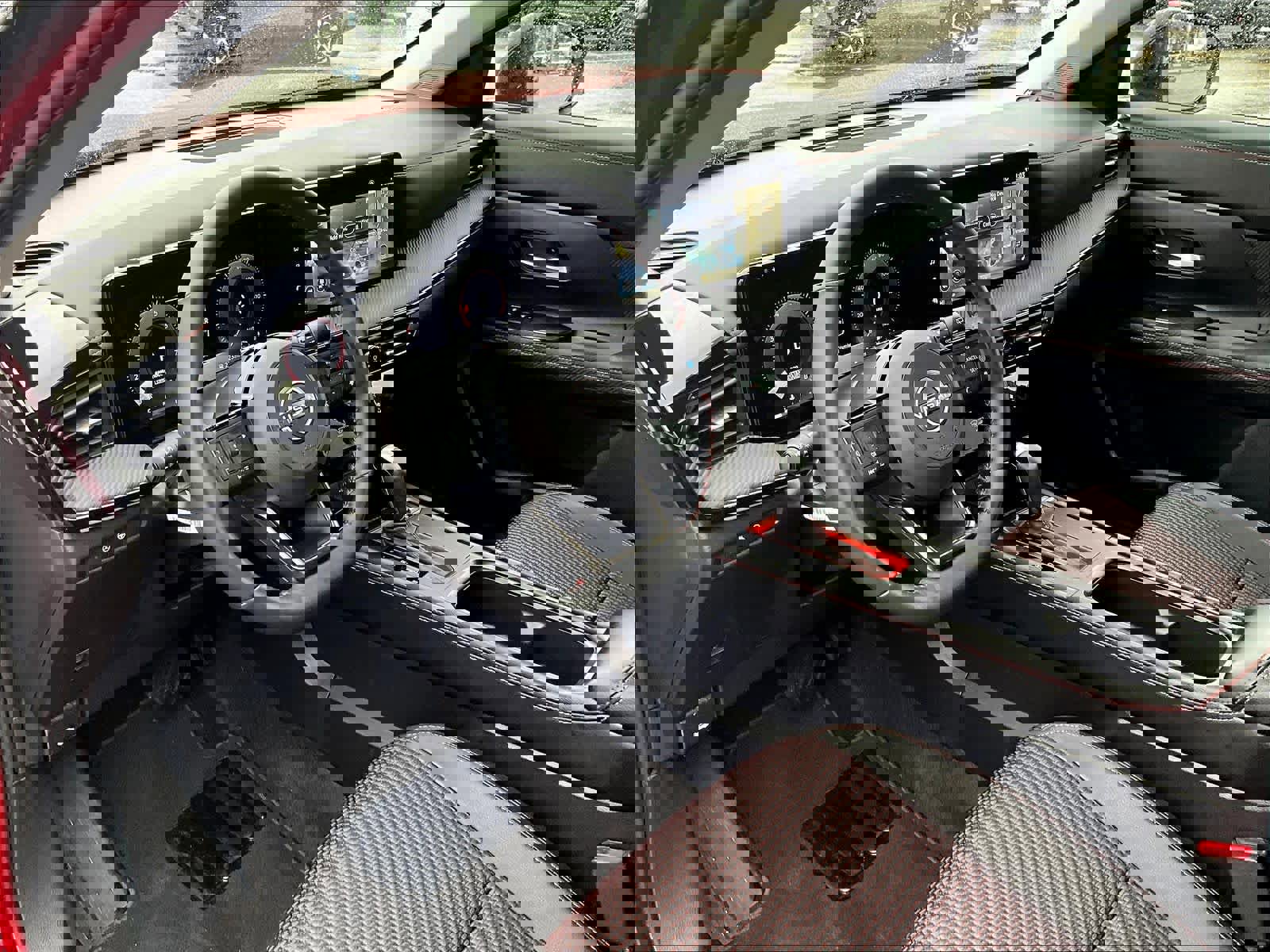 Used 2025 Nissan Kicks SR w/ SR Premium Package image 8