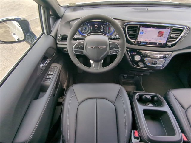 New 2026 Chrysler Voyager LX image 19