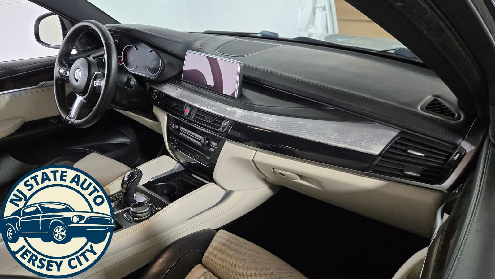 Used 2017 BMW X6 xDrive50i w/ Executive Package image 37