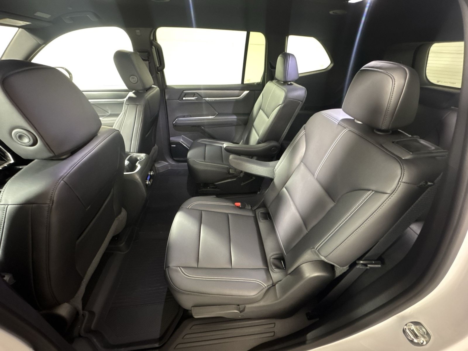 New 2026 GMC Acadia Elevation w/ Elevation Premium Package FWD image 24