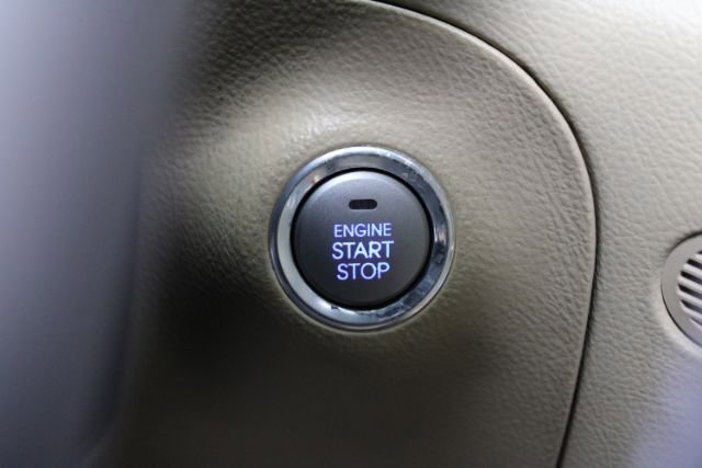 Used 2014 Hyundai Genesis 3.8 w/ Technology Package 03 RWD image 13