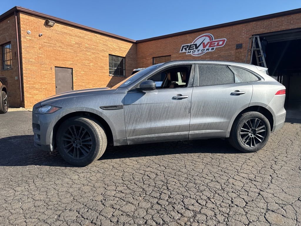 Used 2020 Jaguar F-PACE Premium image 3