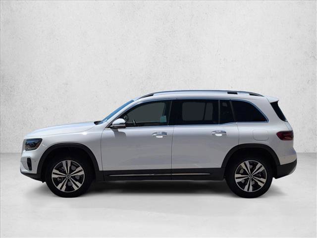 Used 2025 Mercedes-Benz GLB 250 4MATIC w/ Winter Package image 9