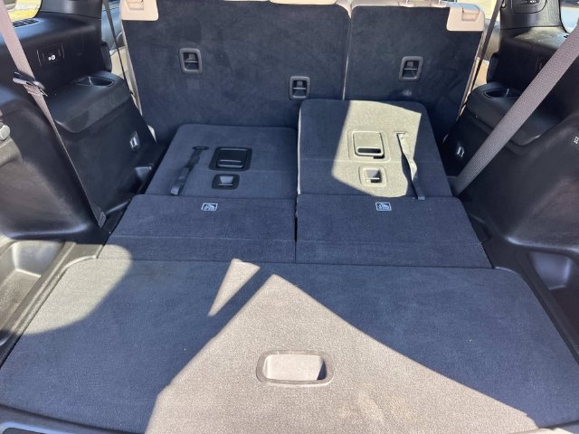 Certified 2024 Jeep Grand Cherokee L Limited w/ Black Appearance Package AWD/4WD image 13