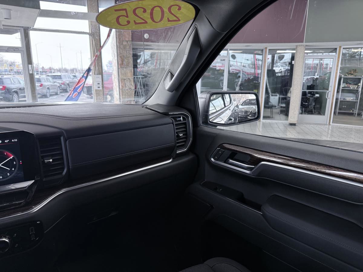 Used 2025 GMC Sierra 1500 Elevation AWD/4WD image 43
