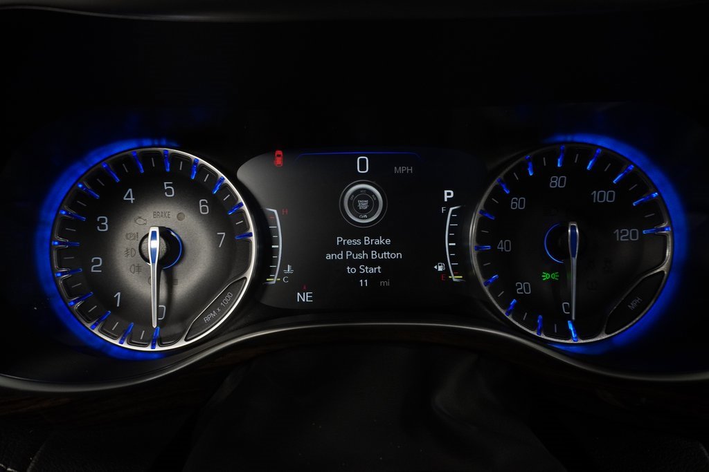 New 2023 Chrysler Pacifica Limited w/ Uconnect Theater Family Group image 23