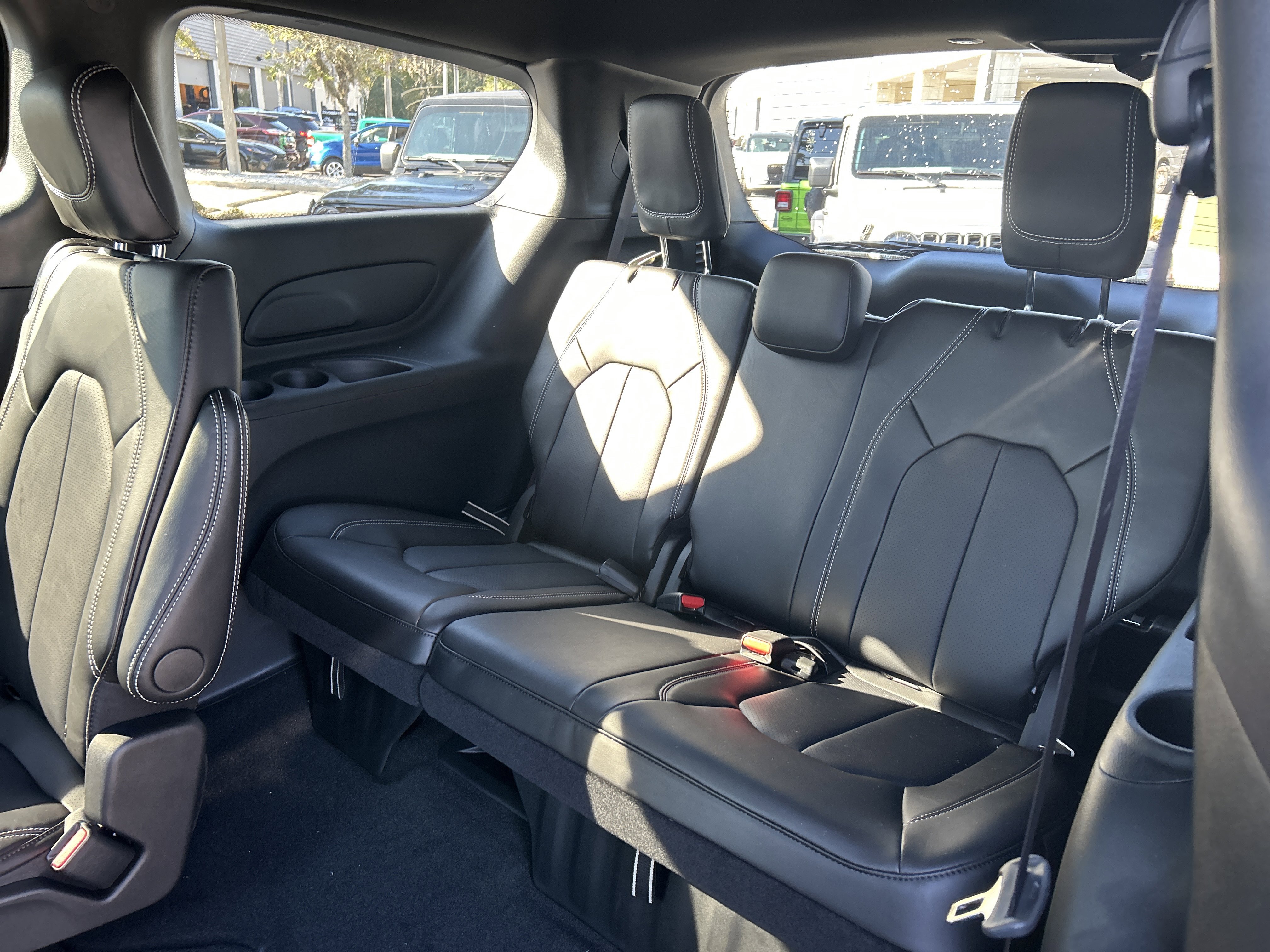 New 2026 Chrysler Pacifica Select image 55