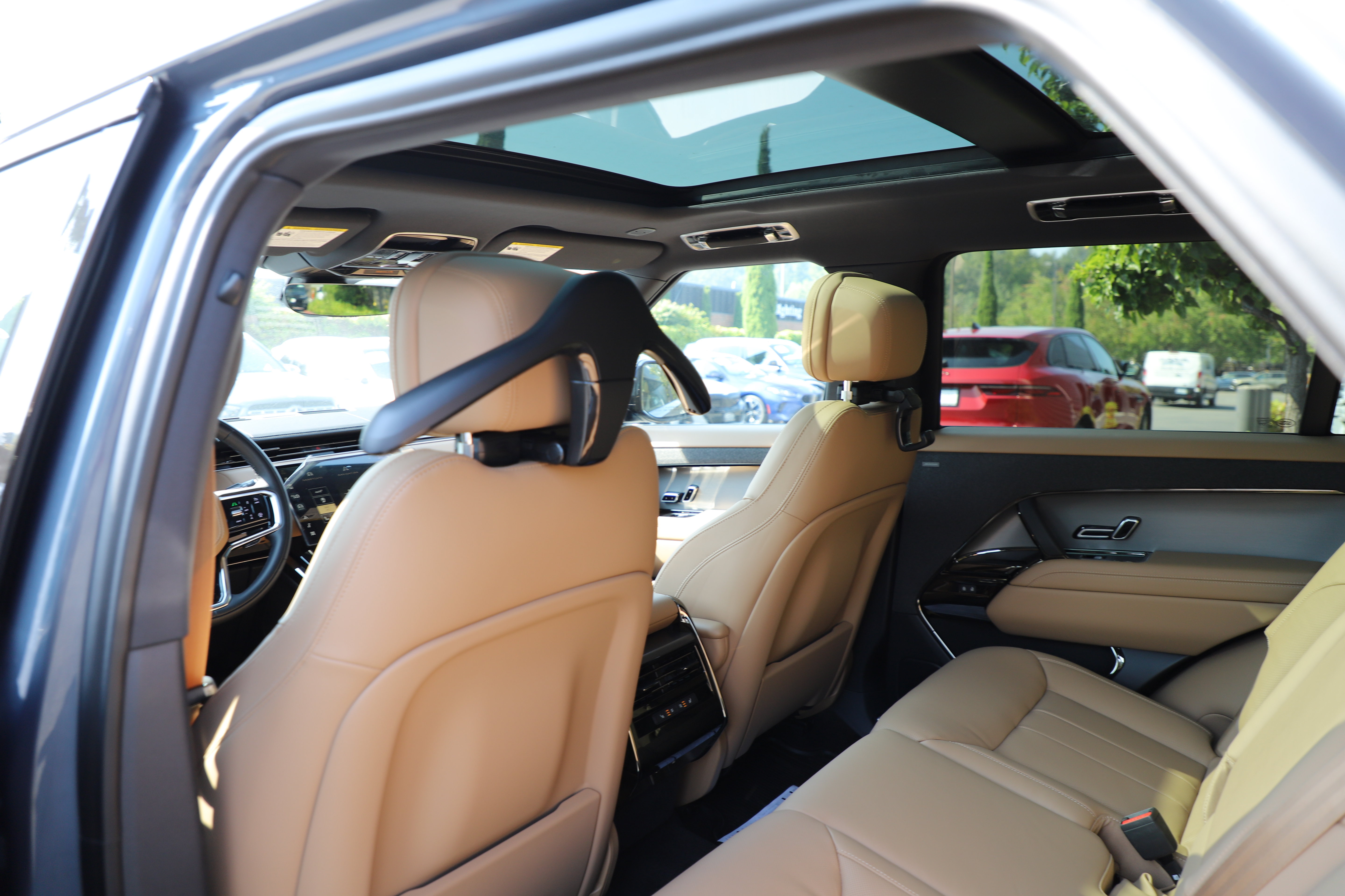 New 2025 Land Rover Range Rover Sport SE AWD/4WD image 15