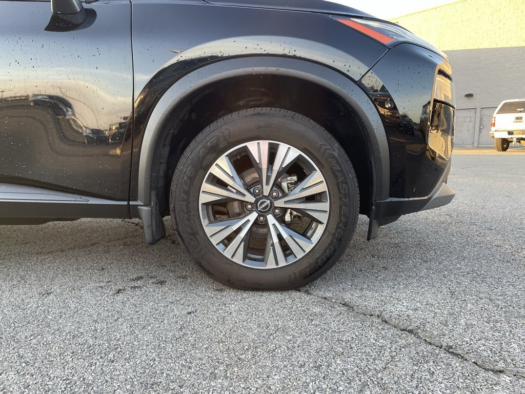 Used 2023 Nissan Rogue SV image 31