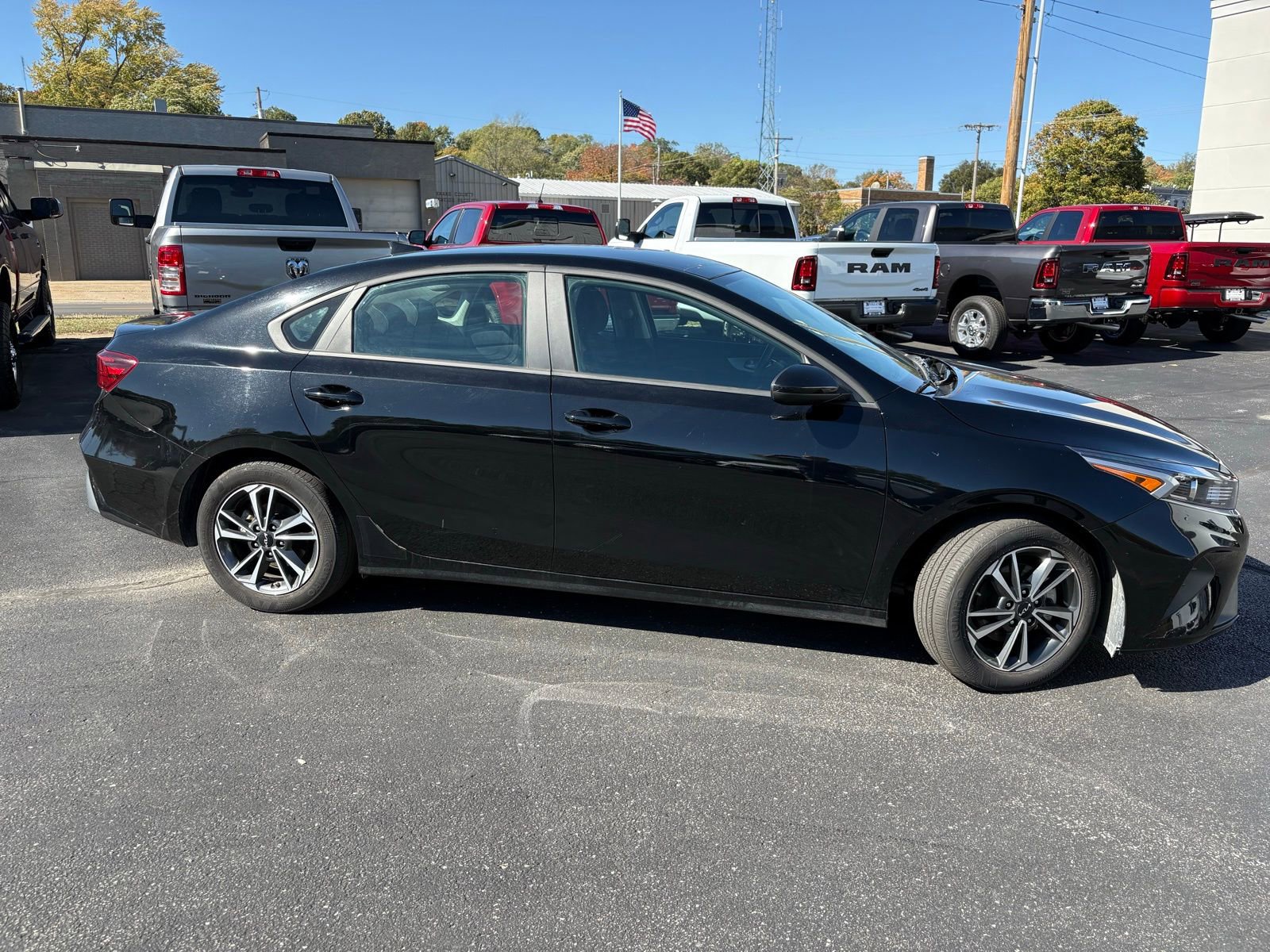 Used 2024 Kia Forte LXS image 5