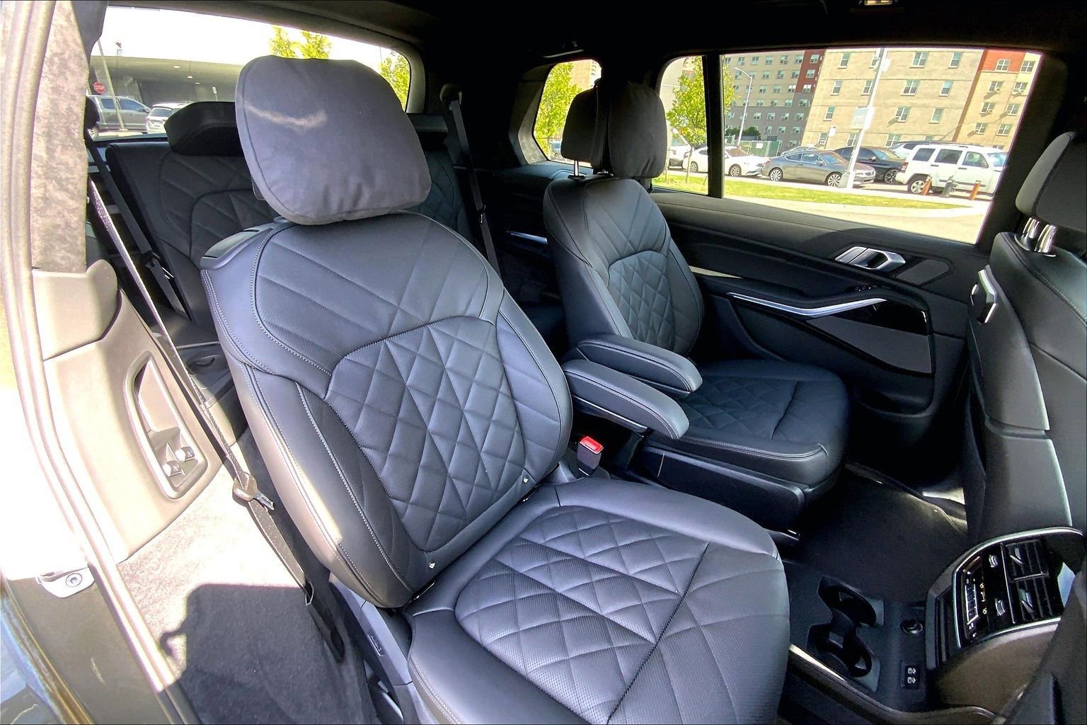 Used 2026 BMW X7 xDrive40i w/ M Sport Package AWD/4WD image 19