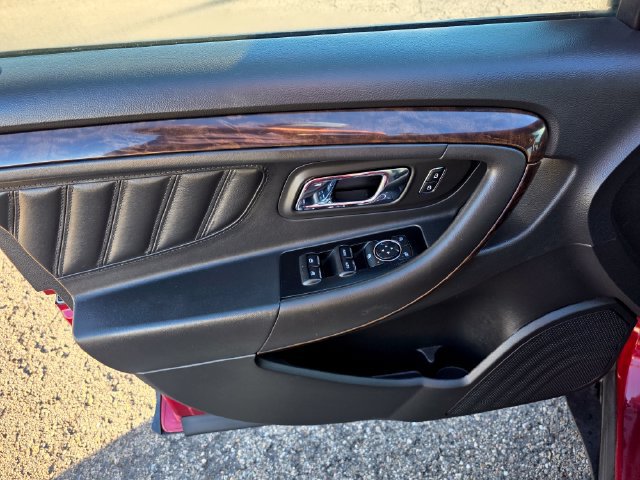 Certified 2018 Ford Taurus Limited AWD/4WD image 24