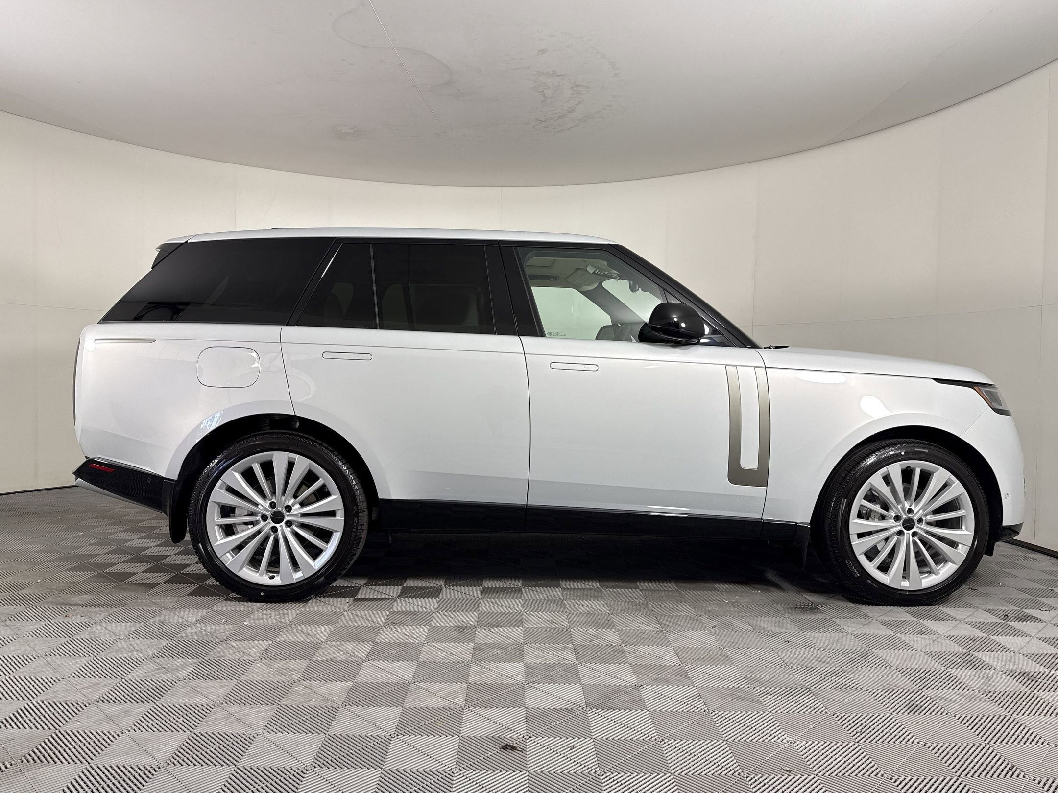 New 2026 Land Rover Range Rover SE AWD/4WD image 7