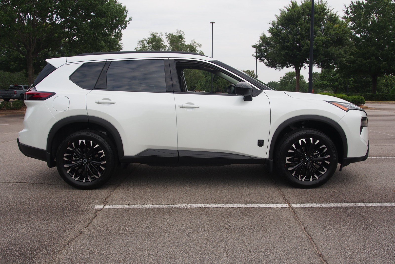 New 2026 Nissan Rogue Dark Armor FWD image 8