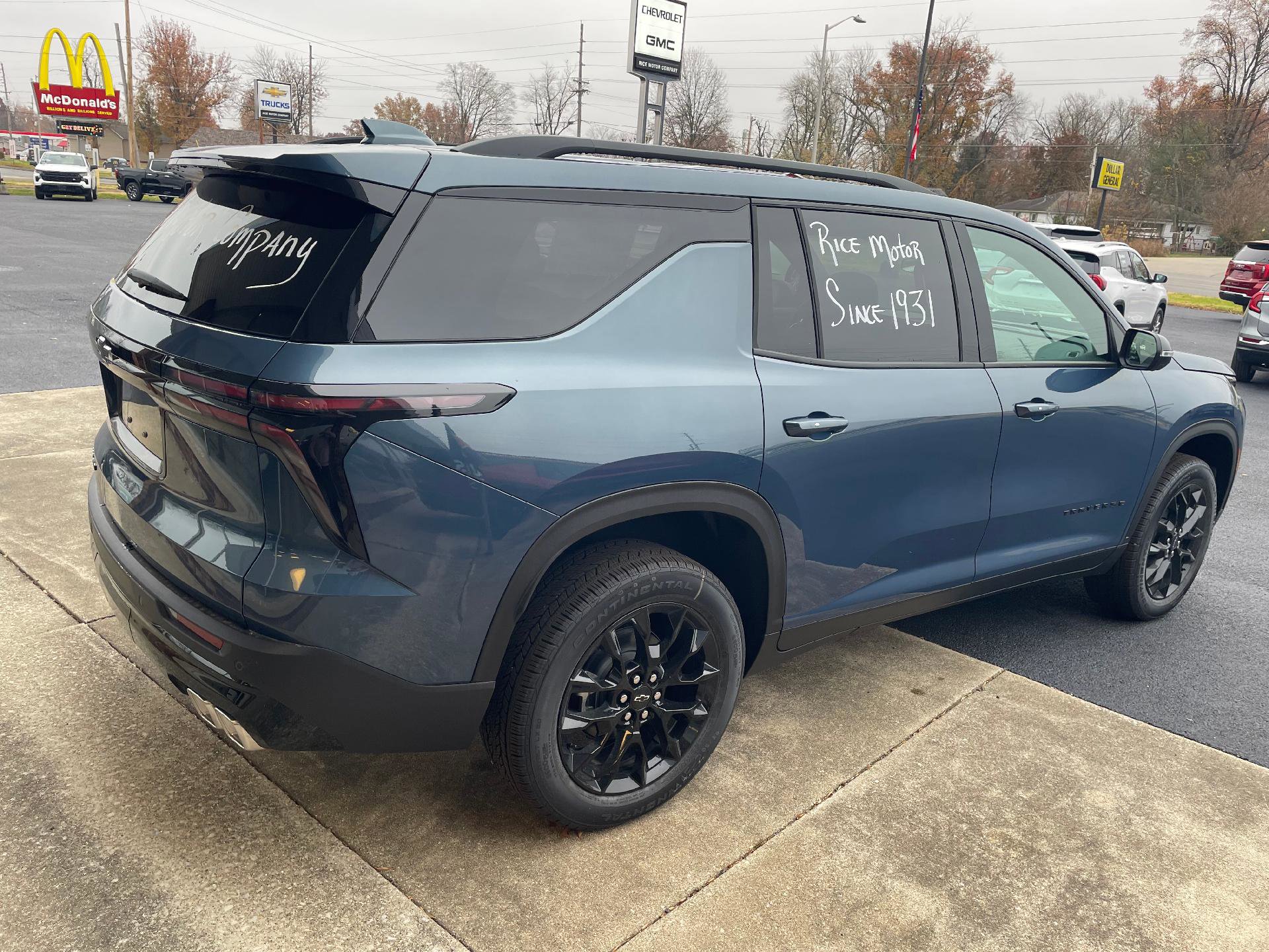 New 2026 Chevrolet Traverse LT w/ Midnight/Sport Edition image 4