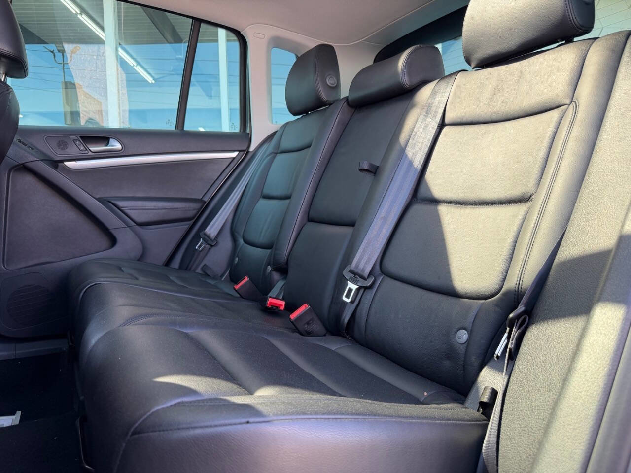 Used 2013 Volkswagen Tiguan SEL AWD/4WD image 19