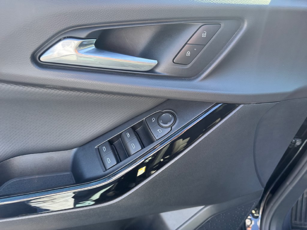 Used 2026 Chevrolet Equinox LT AWD/4WD image 17