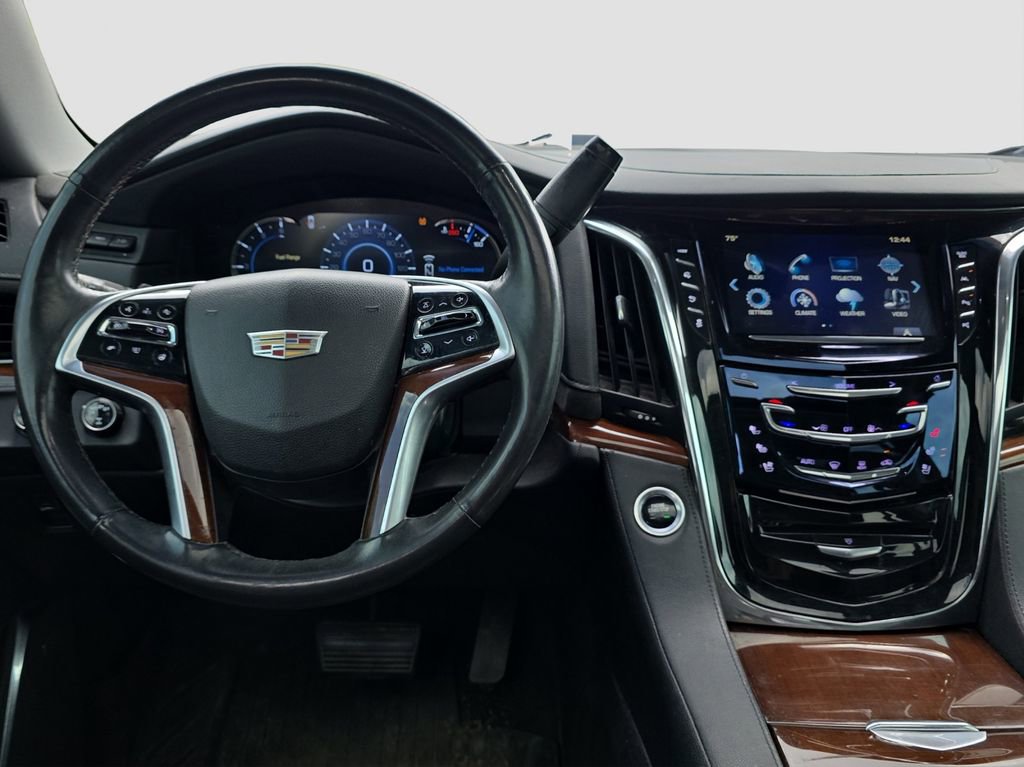 Used 2018 Cadillac Escalade Premium Luxury AWD/4WD image 13