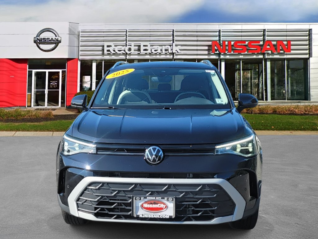 Used 2025 Volkswagen Taos SE AWD/4WD image 4