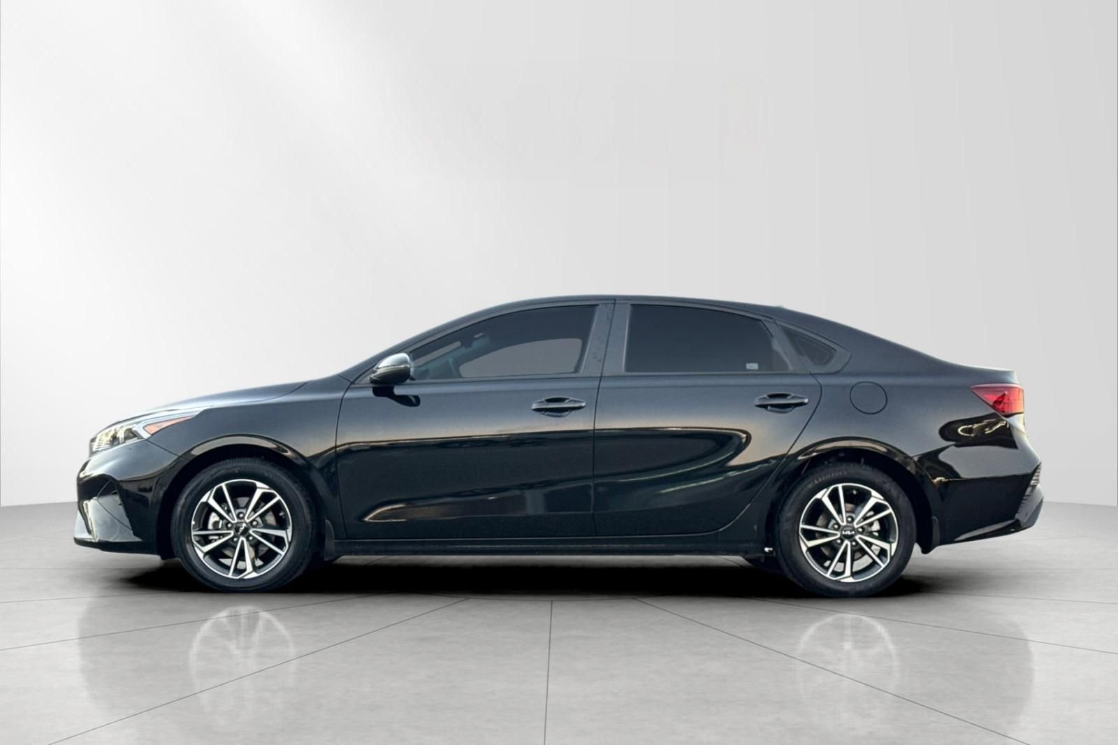 Used 2023 Kia Forte LXS w/ LXS Technology Package image 6