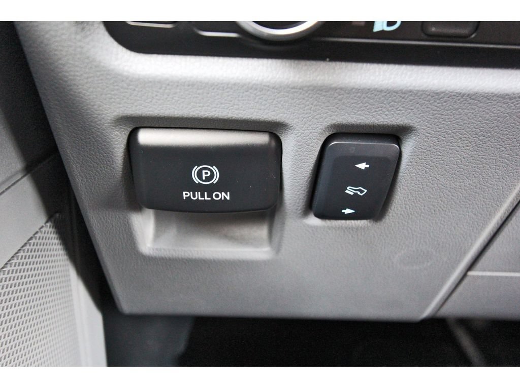 Used 2025 Ford F150 Lightning XLT AWD/4WD image 24