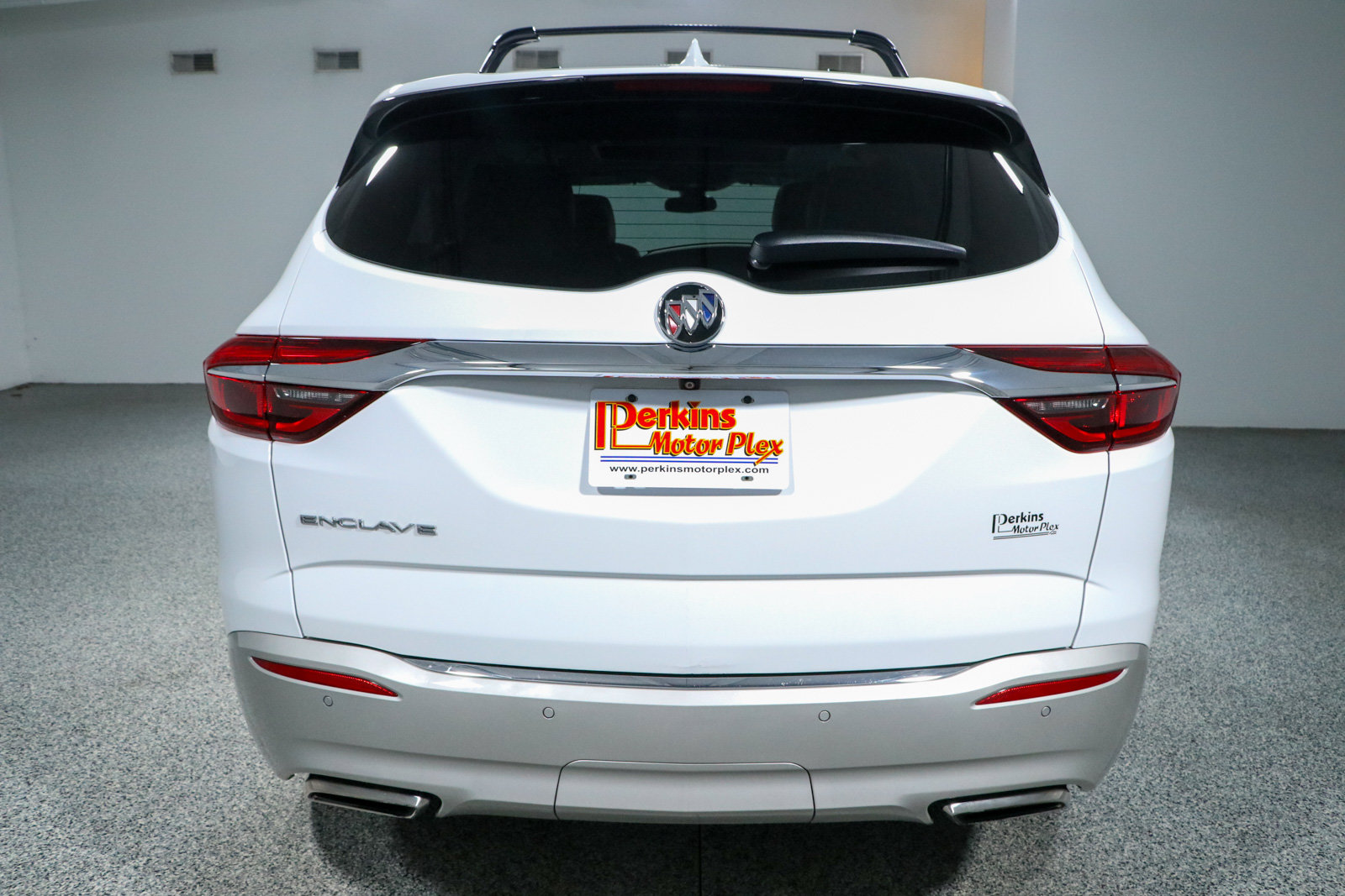 Used 2020 Buick Enclave Premium w/ Sun and Sites Package FWD image 8