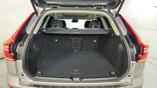 New 2026 Volvo XC60 T8 Plus w/ Climate Package PRO AWD/4WD image 40
