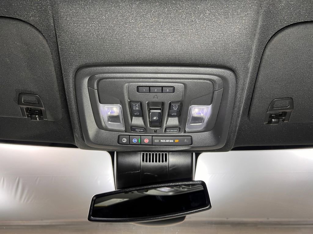 Used 2024 GMC Sierra 2500 AT4 w/ AT4 Preferred Package image 17