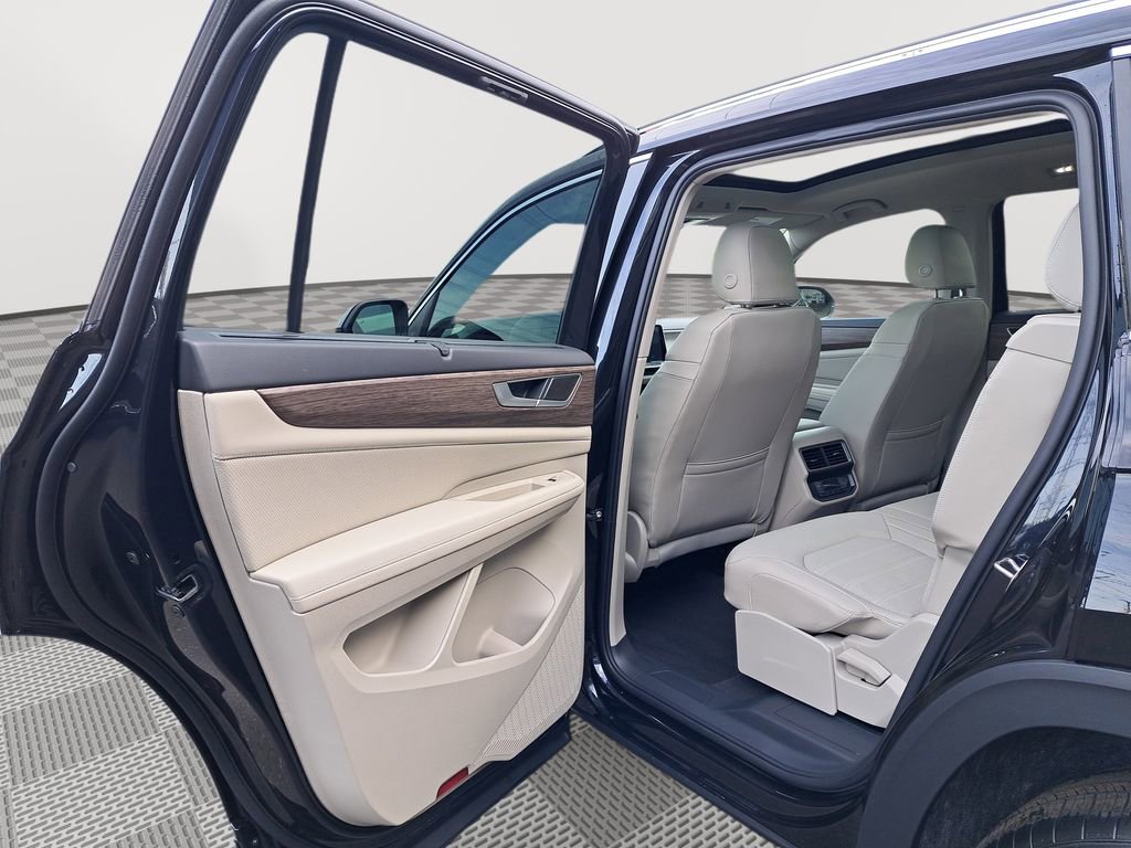 New 2025 Volkswagen Atlas SEL image 13