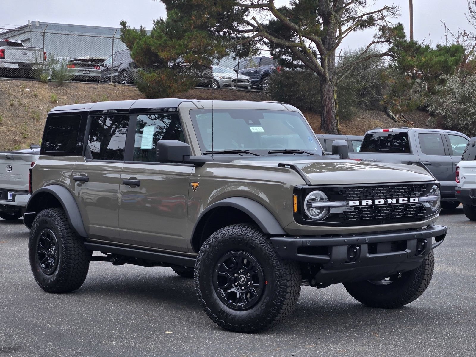 New 2026 Ford Bronco Badlands AWD/4WD image 2