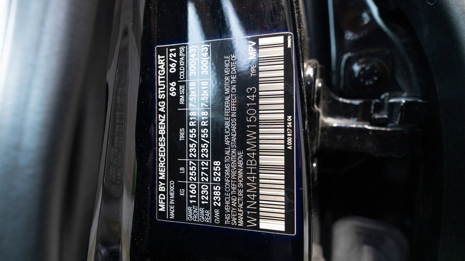 Used 2021 Mercedes-Benz GLB 250 4MATIC w/ Premium Package image 44