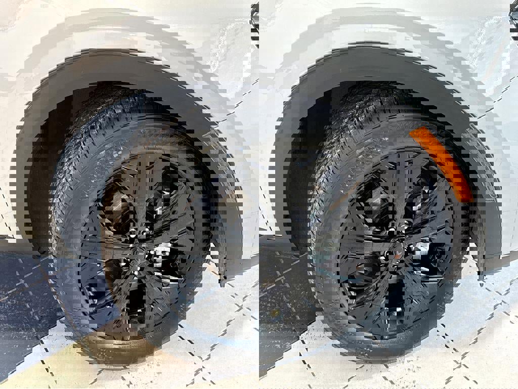 Used 2025 Kia Sportage X-Line w/ Premium Package image 6