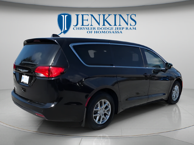 New 2026 Chrysler Voyager LX FWD image 4