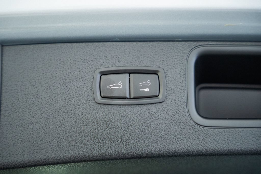 Used 2022 Porsche Macan AWD/4WD image 9