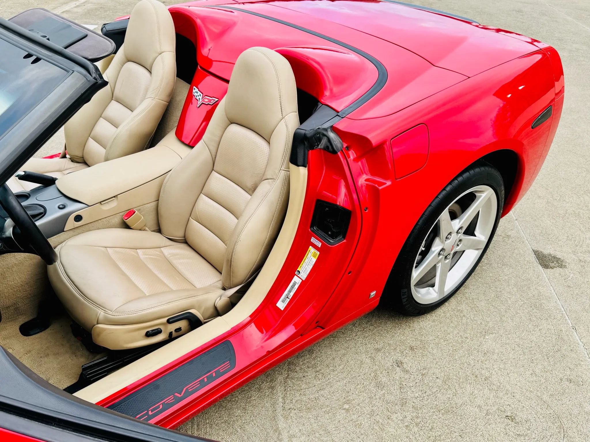 Used 2006 Chevrolet Corvette Convertible w/ Preferred Equipment Group RWD image 15