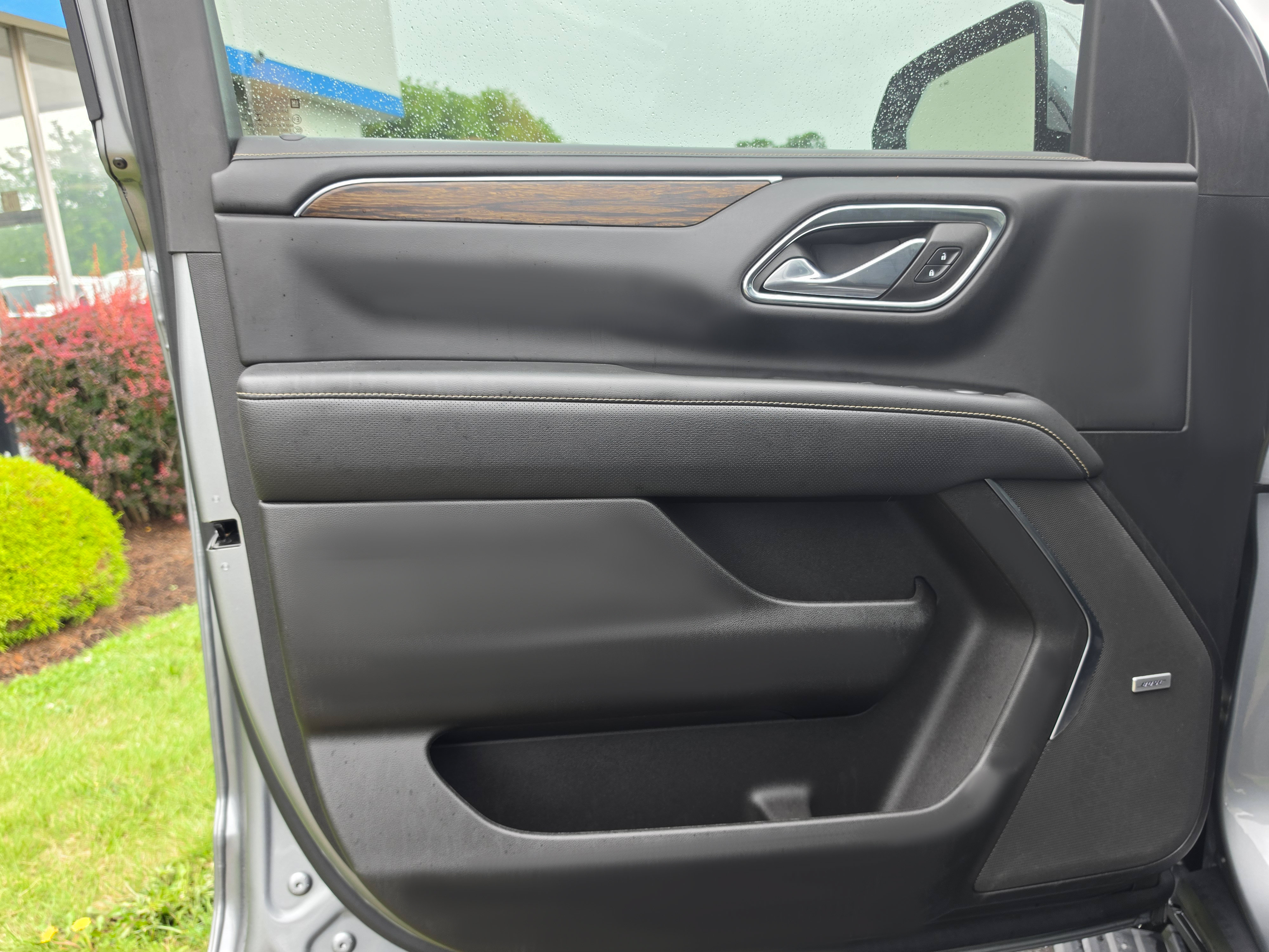 Used 2023 Chevrolet Tahoe Premier AWD/4WD image 18