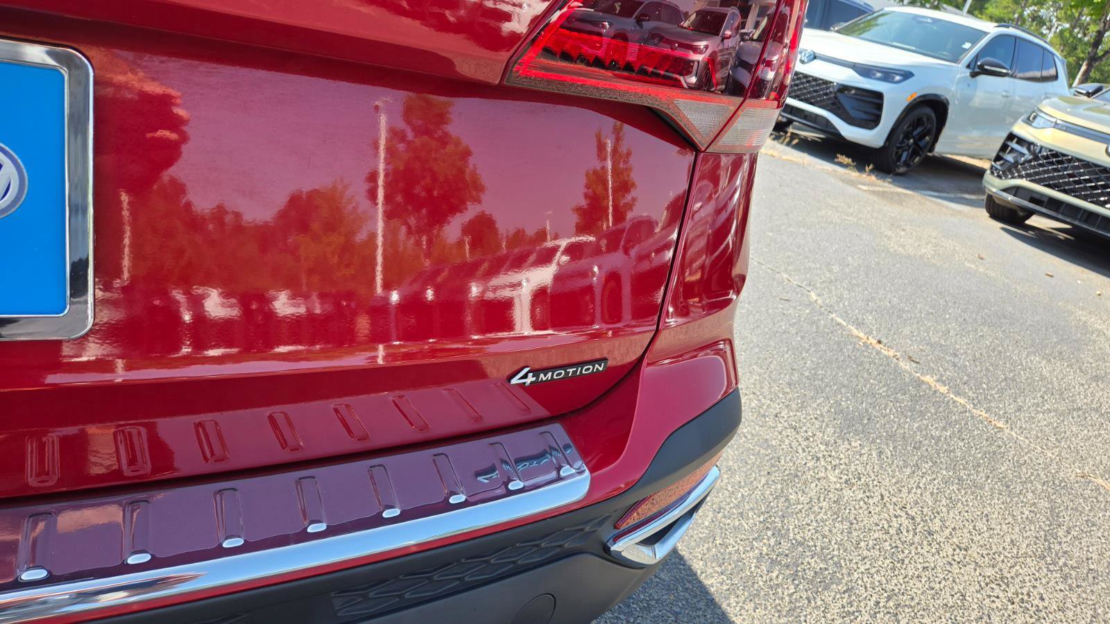 Certified 2024 Volkswagen Taos SE AWD/4WD image 17