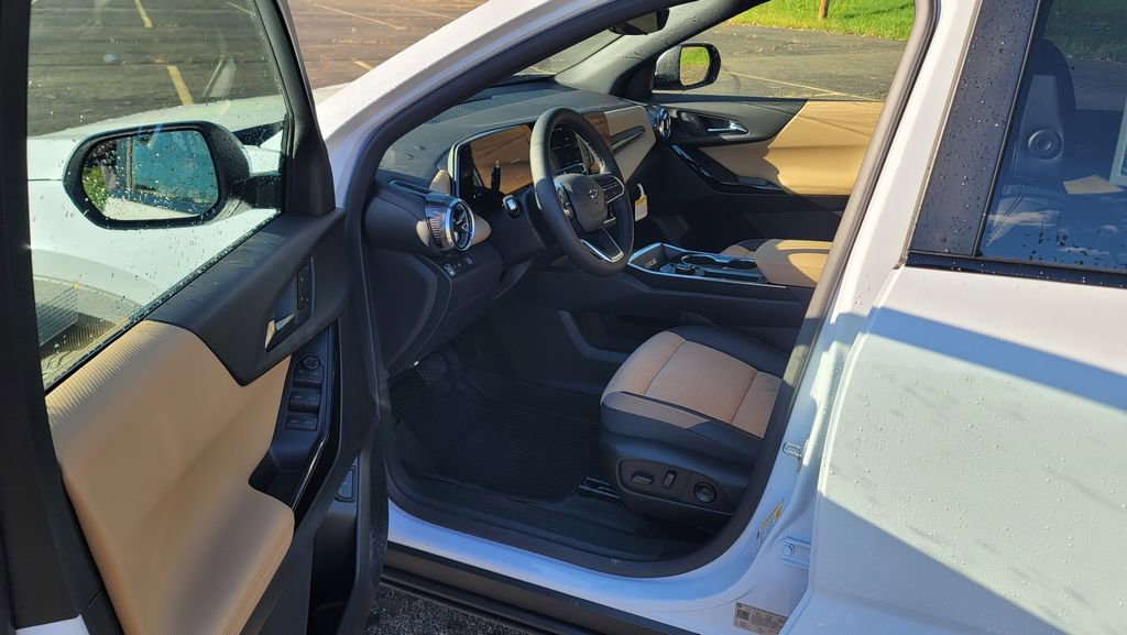 New 2026 Chevrolet Equinox ACTIV w/ Convenience Package III image 18