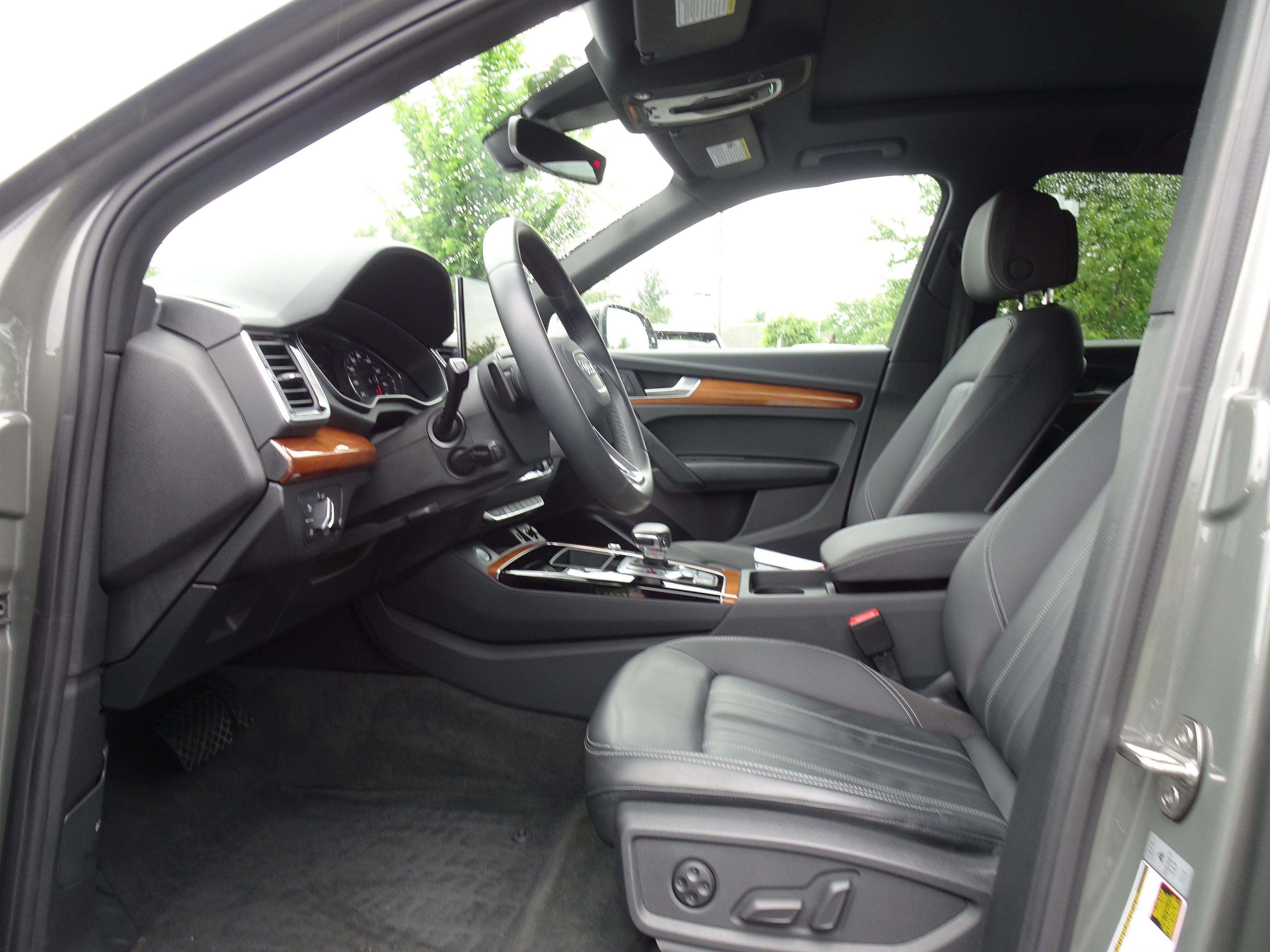 Certified 2023 Audi Q5 2.0T Premium w/ Convenience Package AWD/4WD image 8
