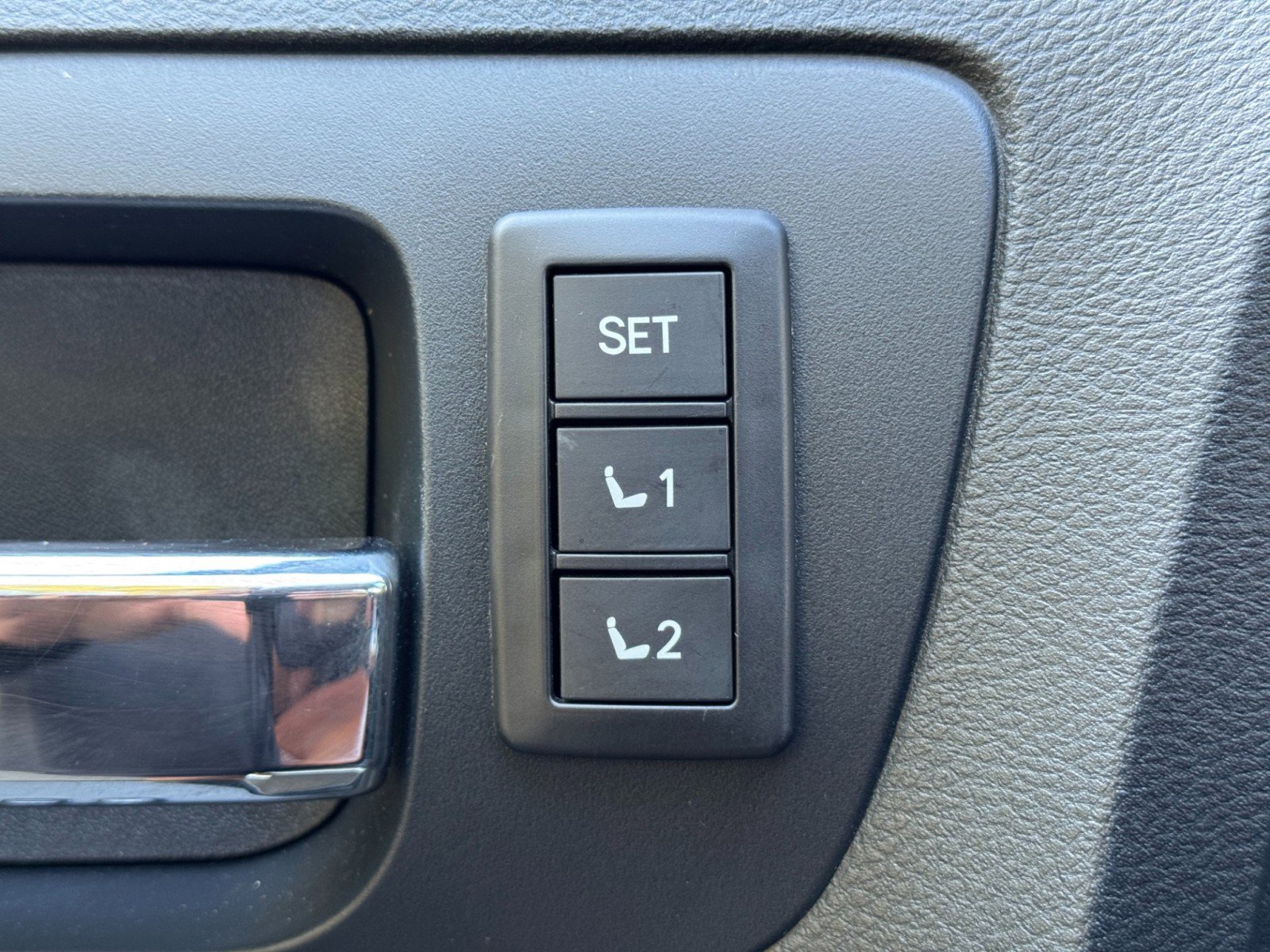 Used 2015 Toyota Tundra 1794 Edition image 15