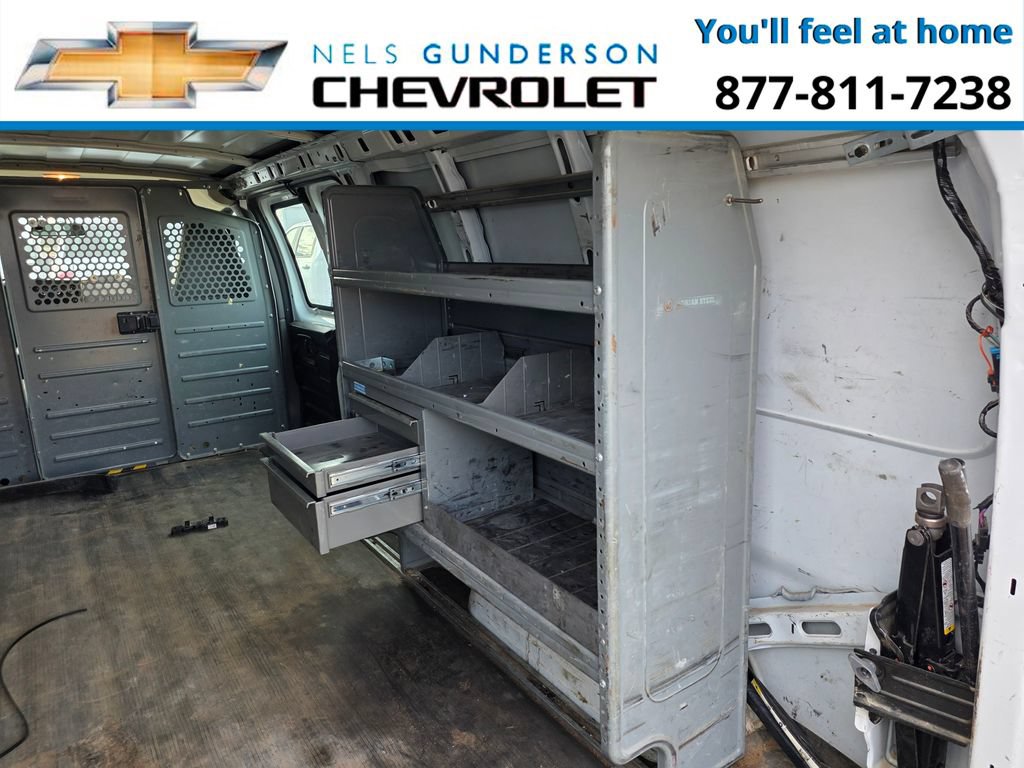 Used 2017 Chevrolet Express 3500 Extended RWD image 13