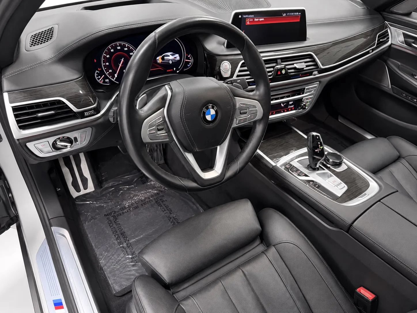 Used 2019 BMW 740i w/ Executive Package RWD image 9