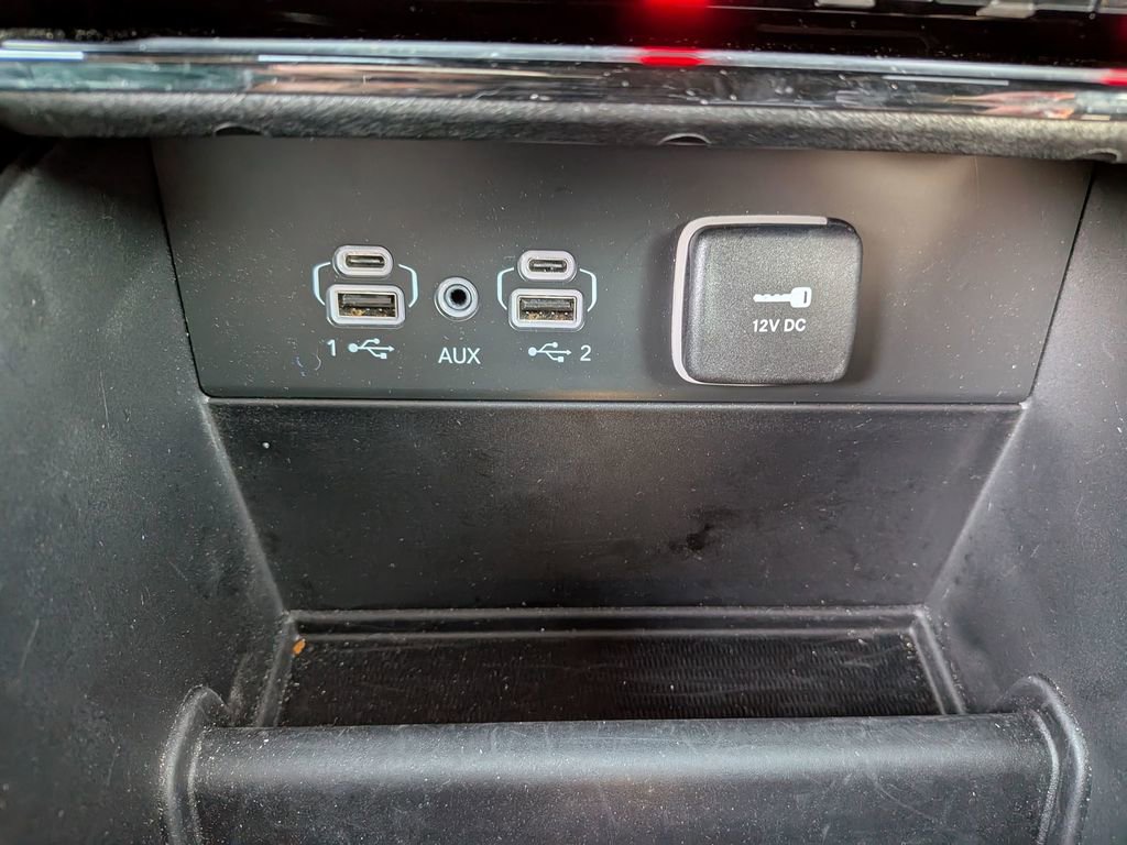 Used 2024 Jeep Grand Cherokee Limited w/ Trailer Tow Package image 34