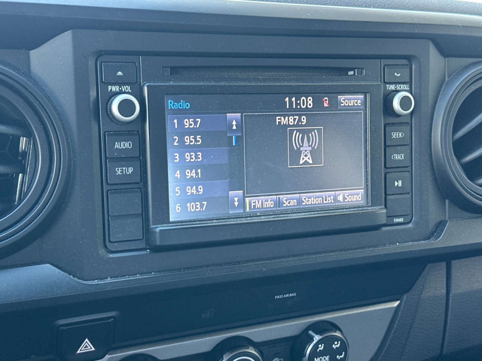 Used 2019 Toyota Tacoma SR image 14