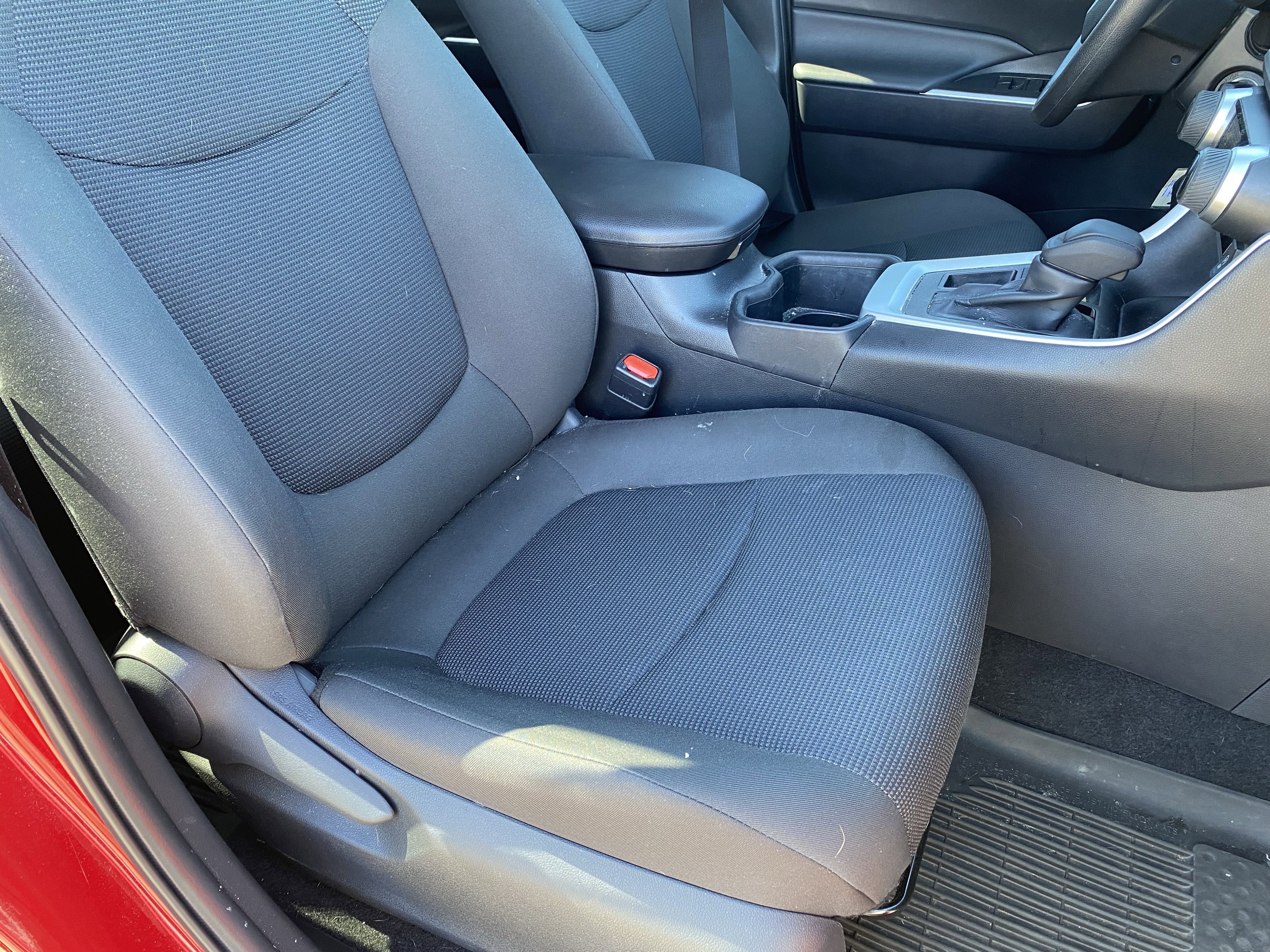Used 2025 Toyota RAV4 LE FWD image 10