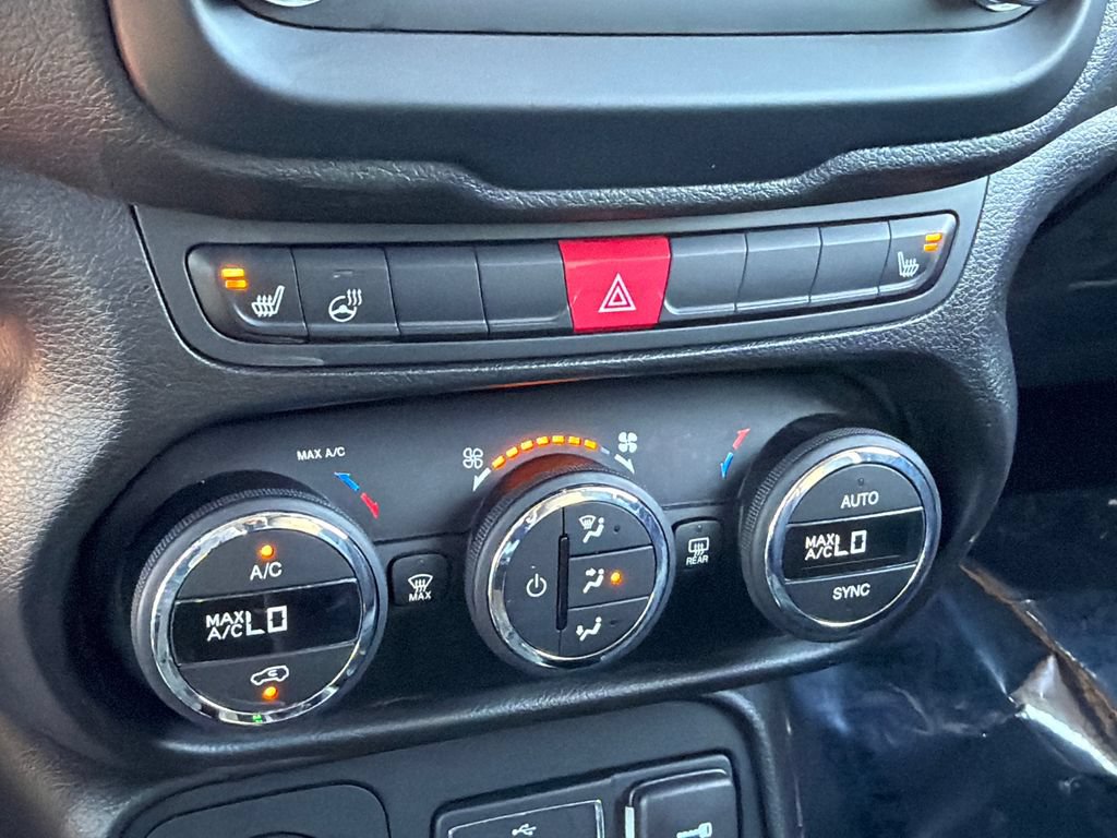 Used 2016 Jeep Renegade Limited AWD/4WD image 25