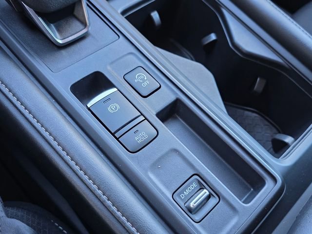 Used 2024 Nissan Pathfinder S image 29